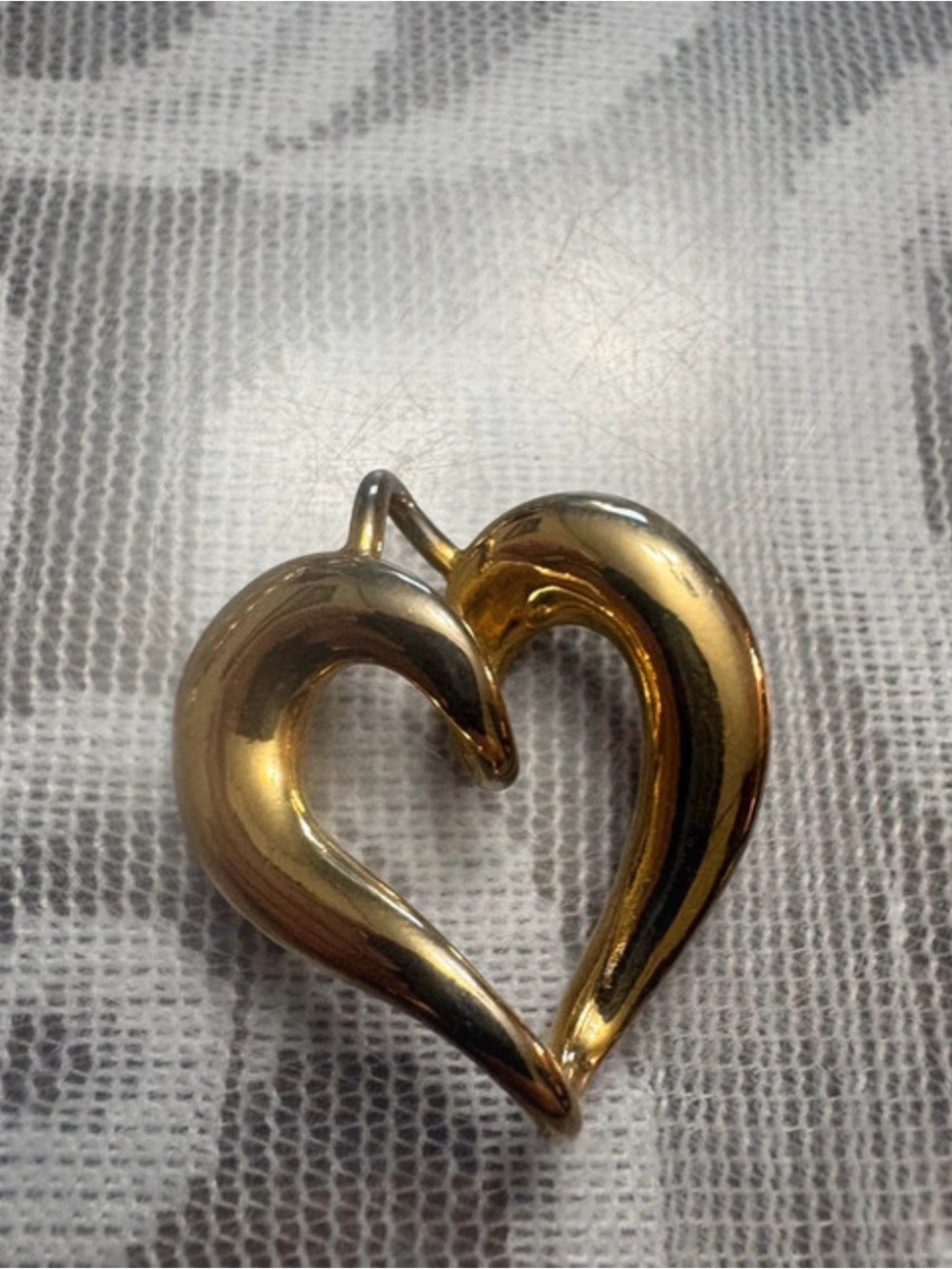 GOld tone heart pendant